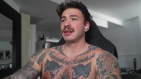 Snapshot of frewfun chatting on November 2025 07:07:02 PM cameron online show from November 2025 07:07:02 PM