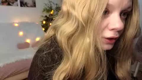 Snapshot of freya_heya chatting on November 2025 09:08:01 PM Freya online show from November 2025 09:08:01 PM