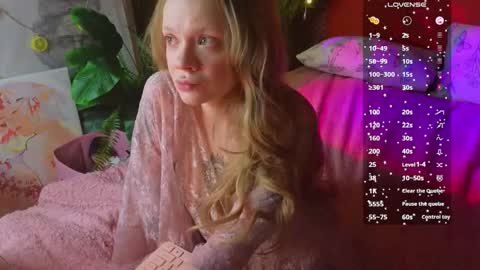 Snapshot of freya_heya chatting on December 2025 08:07:02 PM Freya online show from December 2025 08:07:02 PM