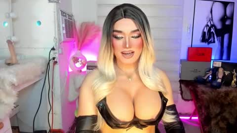 Snapshot of freya_lovestocum chatting on September 2025 02:33:01 AM Miss Frea online show from September 2025 02:33:01 AM