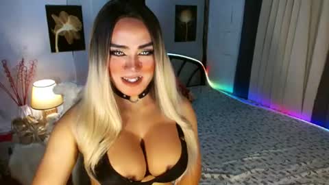 Miss Frea  online show from June 2026 01:38:02 AM