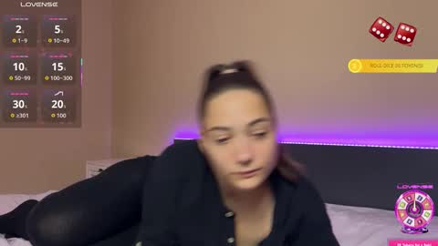 FreyaOliver online show from October 2025 11:22:01 AM