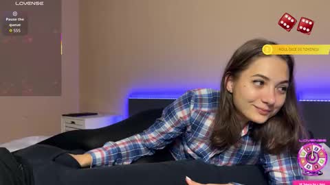 FreyaOliver online show from October 2025 09:15:01 PM