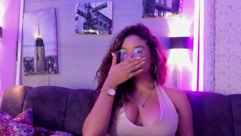 Frezzita online show from November 2025 08:05:01 PM