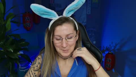 Snapshot of fridatander chatting on December 2024 04:25:01 PM Frida Tander online show from December 2024 04:25:01 PM