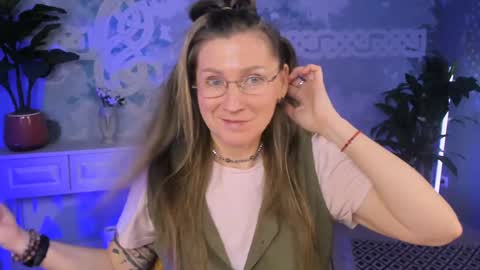 Snapshot of fridatander chatting on February 2025 02:37:01 PM Frida Tander online show from February 2025 02:37:01 PM