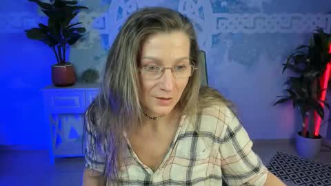 Snapshot of fridatander chatting on February 2025 09:05:01 AM Frida Tander online show from February 2025 09:05:01 AM