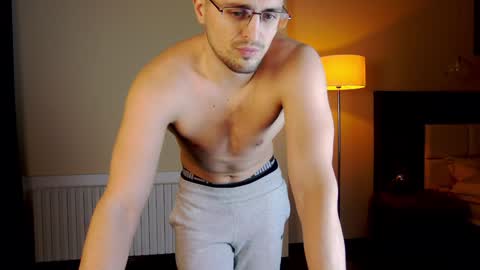 Snapshot of friend123211 chatting on February 2025 04:35:02 AM Viktor online show from February 2025 04:35:02 AM