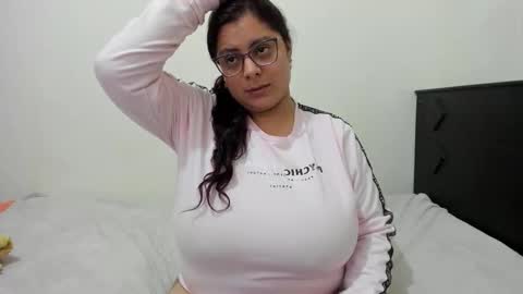 Lucy online show from October 2025 07:55:02 PM