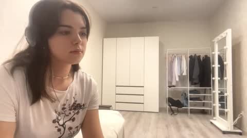 Emily online show from October 2025 03:41:01 PM