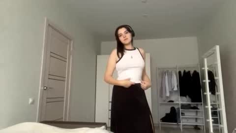 Emily online show from October 2025 07:17:02 AM