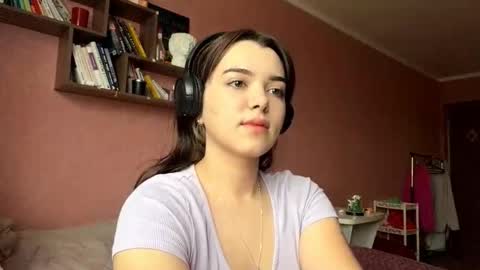 Emily online show from October 2025 07:07:02 AM