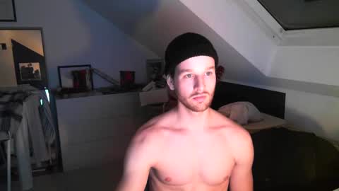 frozenyoga online show from December 2024 05:21:02 PM