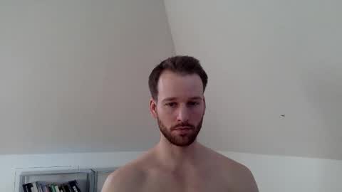 frozenyoga online show from December 2025 01:29:01 PM