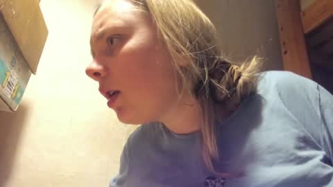 Snapshot of frumcake chatting on December 2024 02:19:02 AM FrumCake online show from December 2024 02:19:02 AM