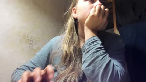 Snapshot of frumcake chatting on January 2025 01:16:01 AM FrumCake online show from January 2025 01:16:01 AM