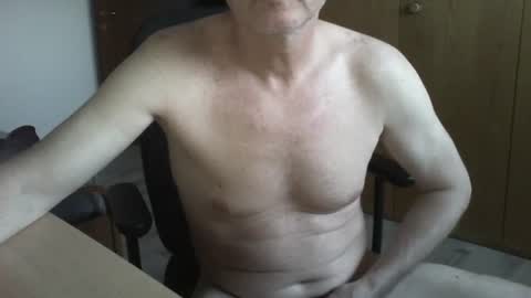 Snapshot of frustino75 chatting on June 2026 06:20:01 PM Frustino online show from June 2026 06:20:01 PM
