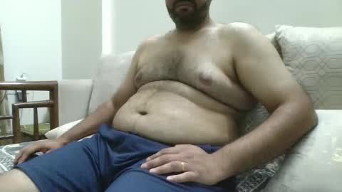 Snapshot of fruti_loops chatting on February 2025 06:20:02 PM fruti loops Bull online show from February 2025 06:20:02 PM