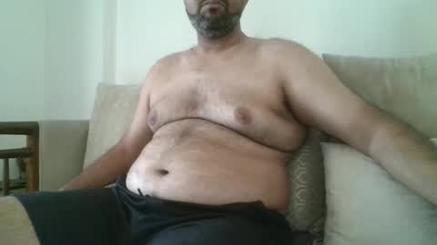 Snapshot of fruti_loops chatting on December 2025 06:33:01 AM fruti loops Bull online show from December 2025 06:33:01 AM