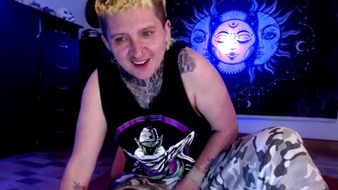          HEHIM  online show from January 2025 11:41:01 PM