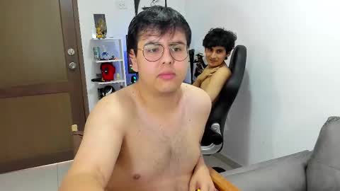 Snapshot of fuck_blow chatting on December 2025 09:33:01 PM uwu online show from December 2025 09:33:01 PM