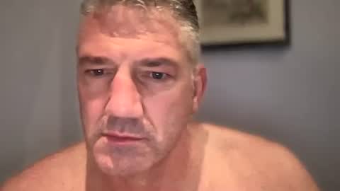 fullback_15 online show from October 2025 08:01:01 AM