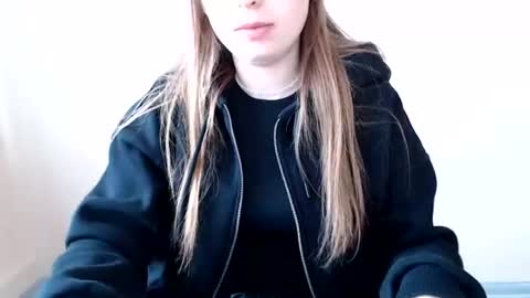 Snapshot of funemma000 chatting on June 2026 08:06:02 AM Emma online show from June 2026 08:06:02 AM