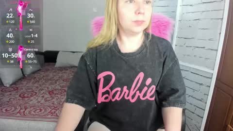 funny_bunny4 online show from March 2025 07:45:02 PM