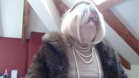 Dany online show from November 2025 09:31:02 AM