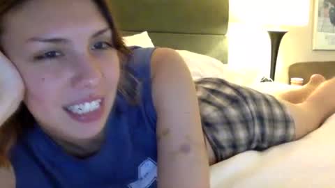 Fushia online show from November 2025 07:15:02 PM