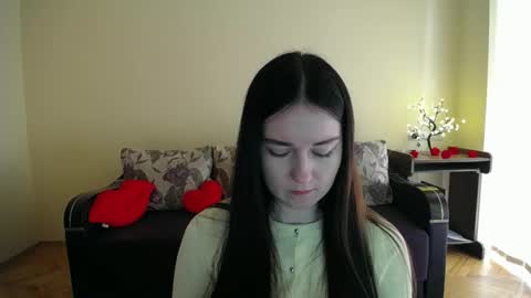 Snapshot of gabby_di chatting on May 2026 07:46:01 AM Jaklin online show from May 2026 07:46:01 AM