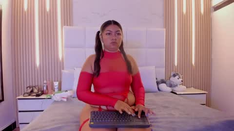 Snapshot of gabby_scott chatting on June 2026 12:29:01 PM gabby_scott online show from June 2026 12:29:01 PM