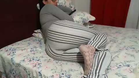 gaby  layla online show from November 2025 11:47:01 PM