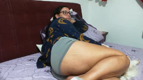 gaby  layla online show from April 2026 01:42:02 AM