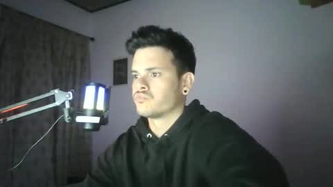 DonNadie online show from May 2026 01:02:02 AM