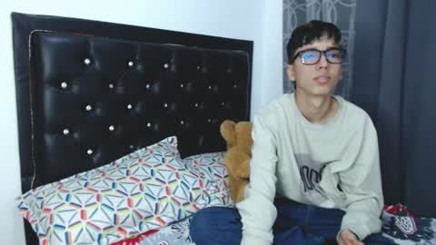 gabriel_x18 online show from February 2026 04:32:01 AM