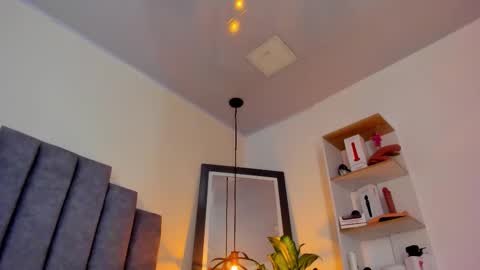 Carolina online show from November 2025 02:26:01 AM