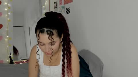 Snapshot of gabriela_duarte chatting on February 2025 06:05:02 AM Gabi online show from February 2025 06:05:02 AM