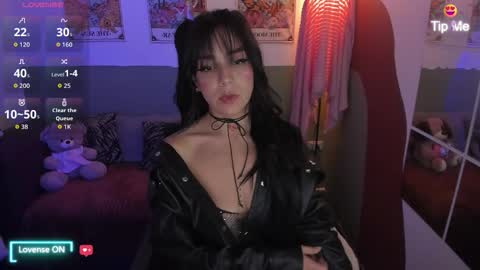 Gabriela Torres  online show from November 2025 08:42:01 PM