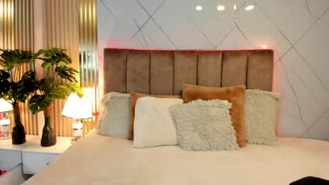 gabriella_santoss online show from April 2026 06:23:01 PM