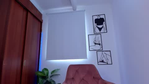    online show from October 2025 06:52:01 PM