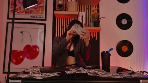 Gaby  online show from November 2025 02:17:02 PM