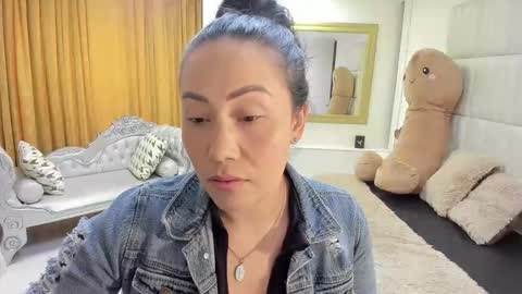 Snapshot of gaby_trent chatting on February 2026 05:06:02 PM gabriela online show from February 2026 05:06:02 PM