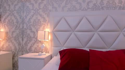 gabymoreau online show from December 2025 08:16:02 PM