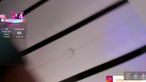 gabyyjones online show from November 2025 11:32:01 AM