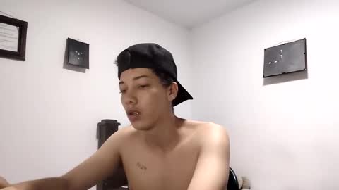 Snapshot of gadiel_sex chatting on October 2025 03:23:02 PM gadiel_sex online show from October 2025 03:23:02 PM