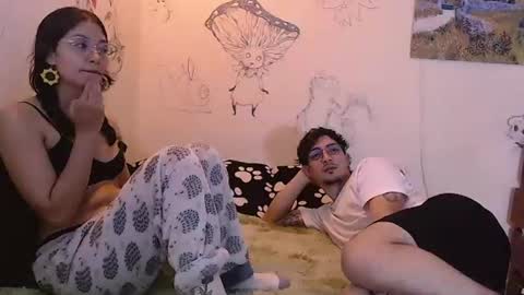 Snapshot of gaia_16 chatting on June 2026 08:34:01 PM Gaia y Clayde online show from June 2026 08:34:01 PM