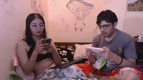 Snapshot of gaia_16 chatting on August 2026 08:11:02 PM Gaia y Clayde online show from August 2026 08:11:02 PM