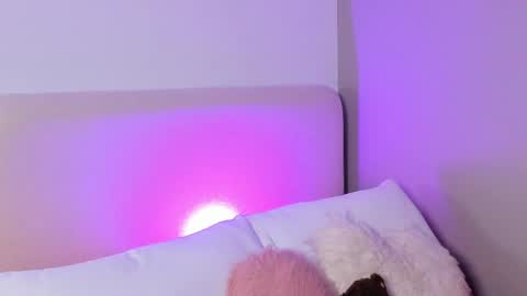 Gaia Baker  online show from April 2026 03:46:02 PM