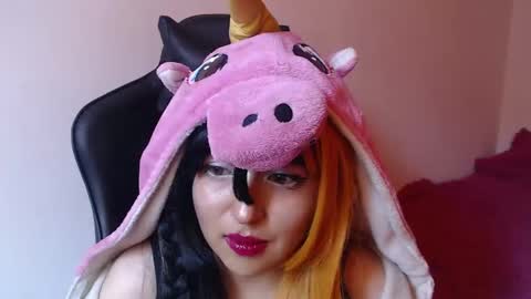 Kate 3 online show from October 2025 07:43:01 PM